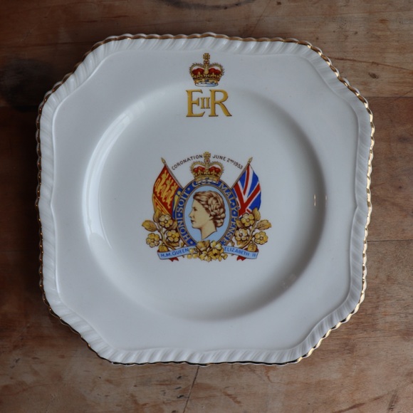Vintage Collectible Souvenir Coronation Plate Queen Elizabeth II June 2n… - Picture 9 of 9